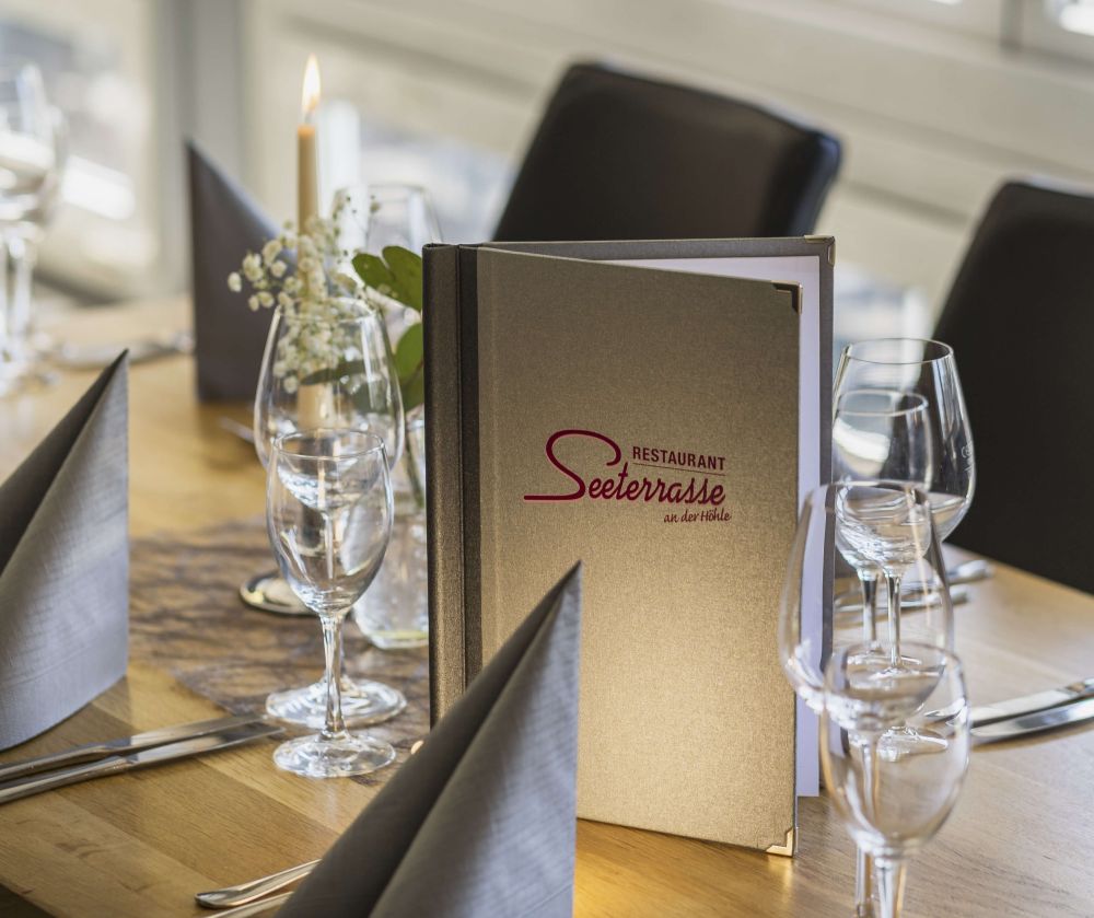 Lecker essen im Restaurant Seeterrasse